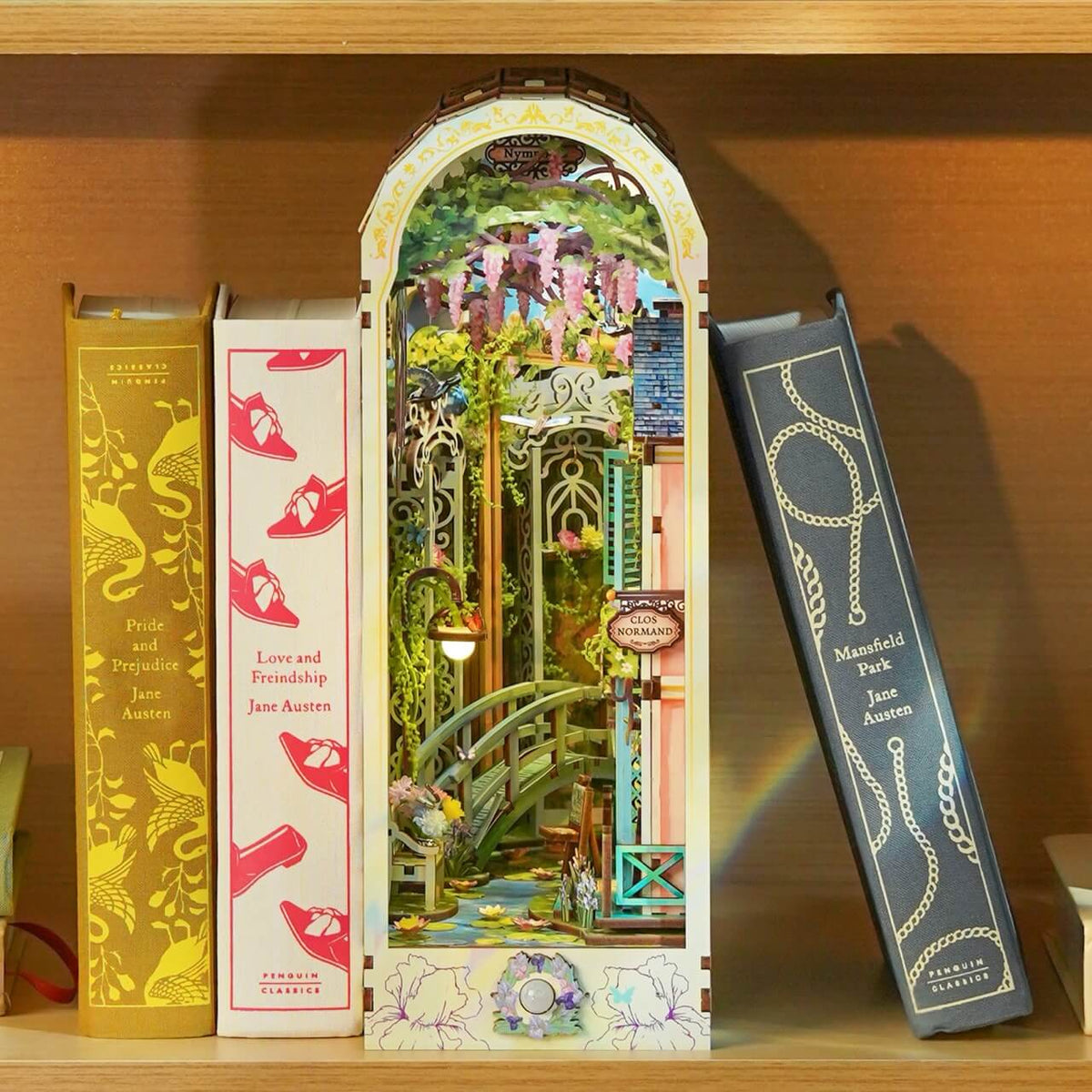 Giverny Garden Booknook